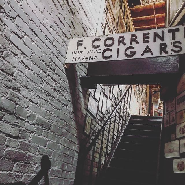 Frank Correnti Cigars stairs