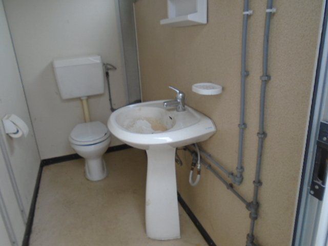 container allestito con bagno