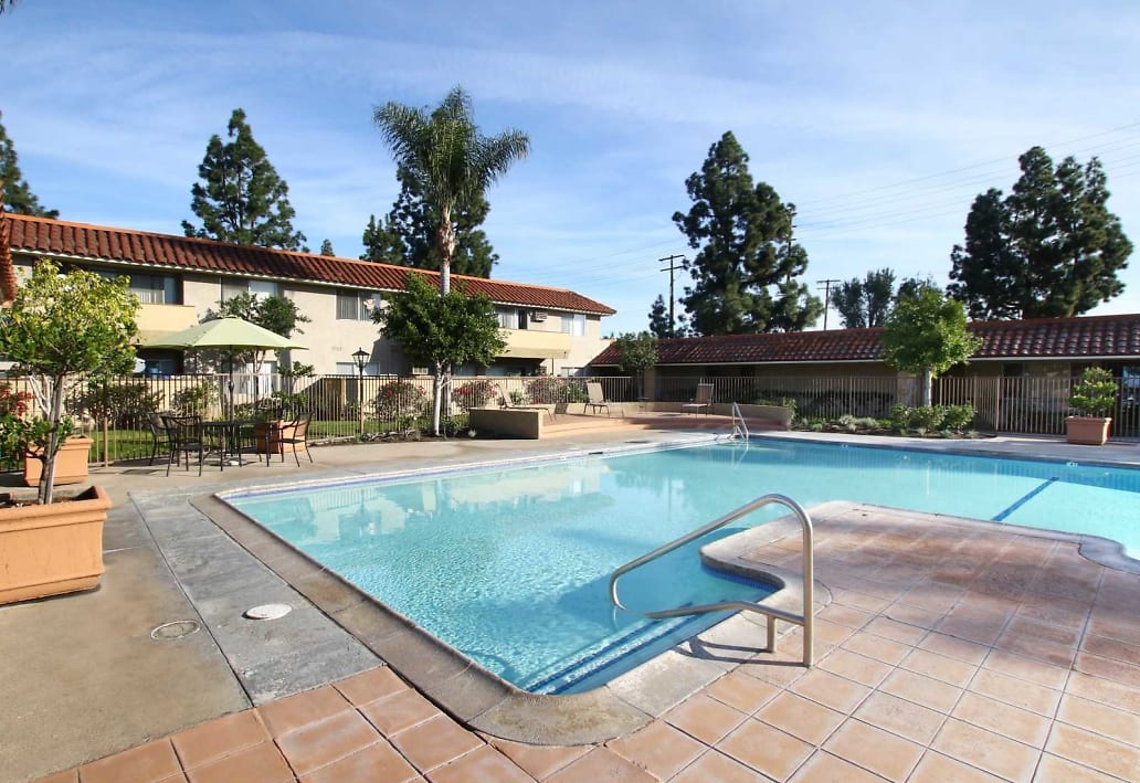 Pool | Mariposa Apartments
