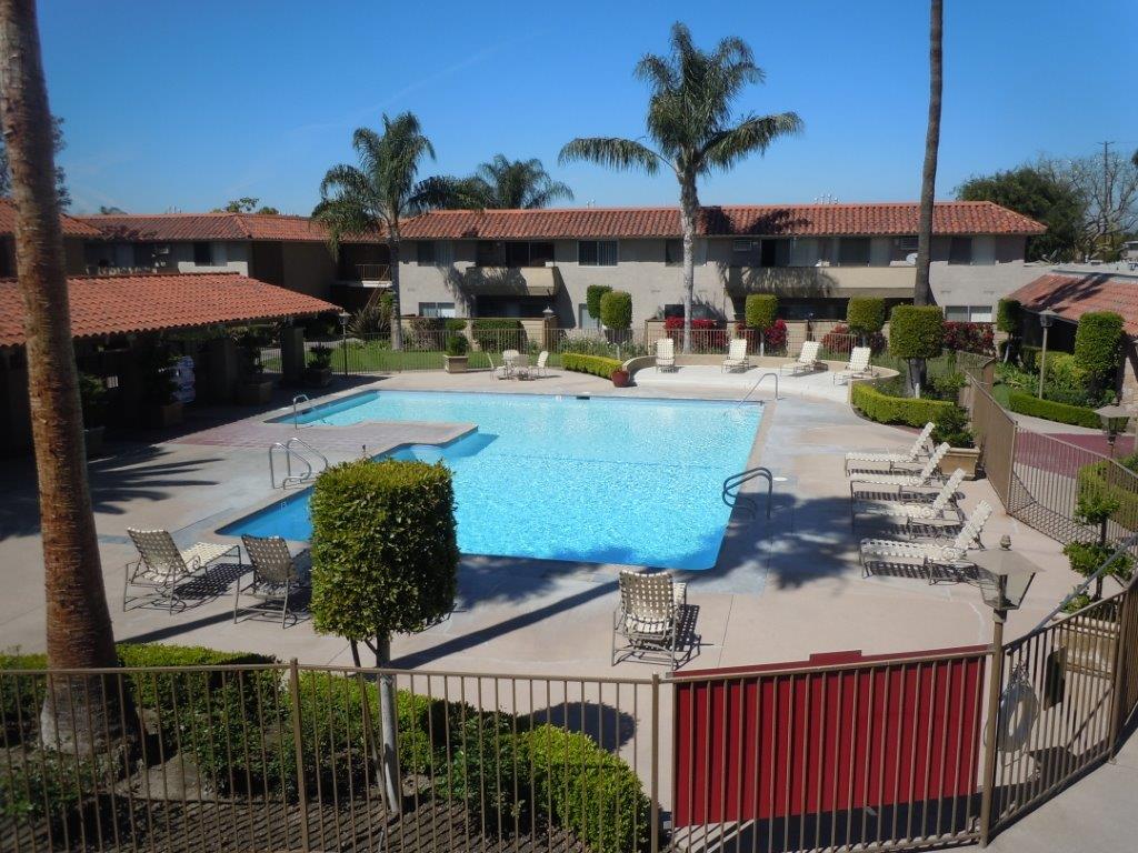 Pool | Mariposa Apartments