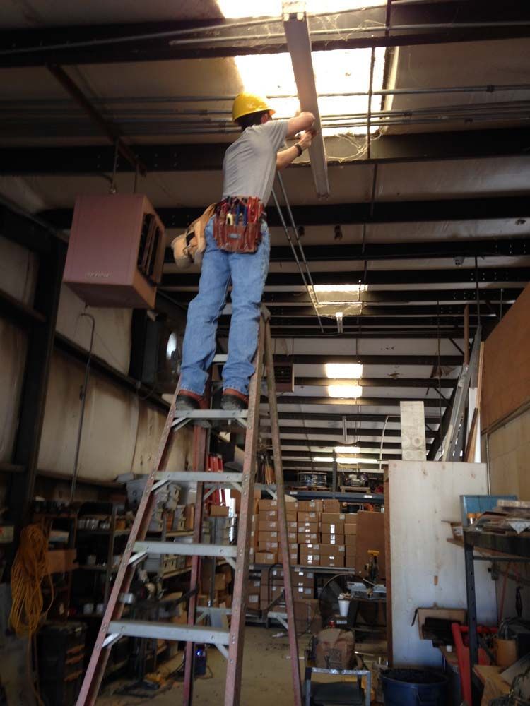 licensed electricians walker la