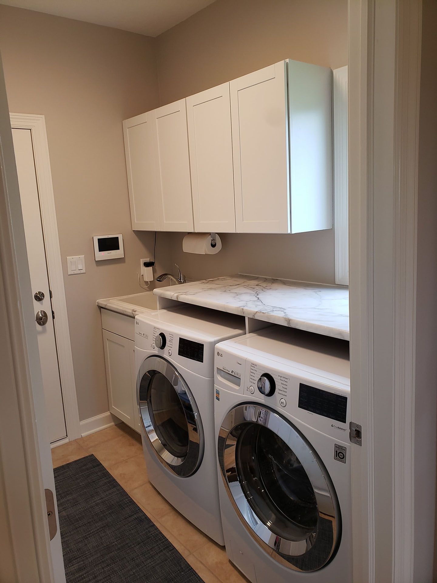 Clive Iowa Laundry room