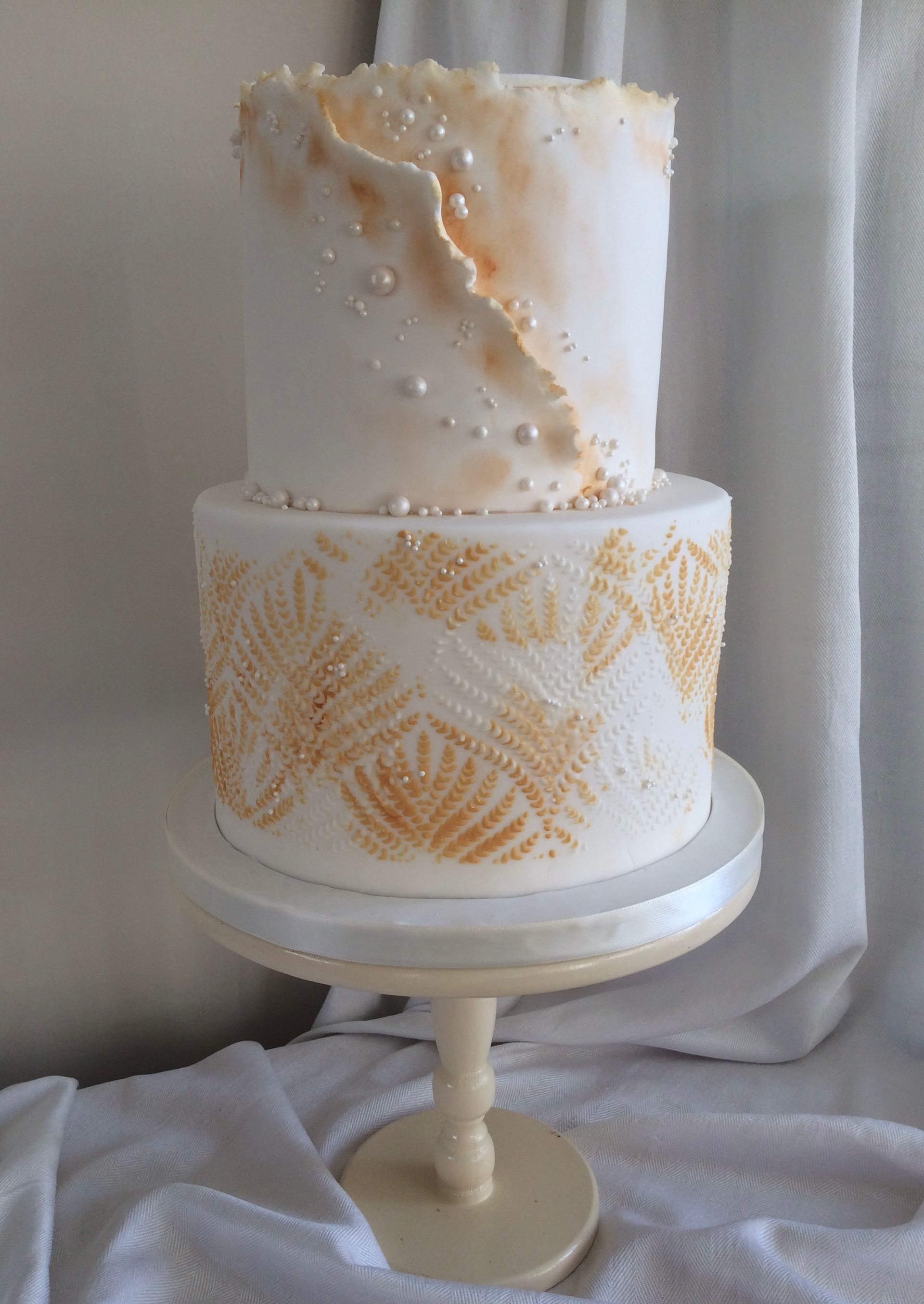 stencilled wedding cake