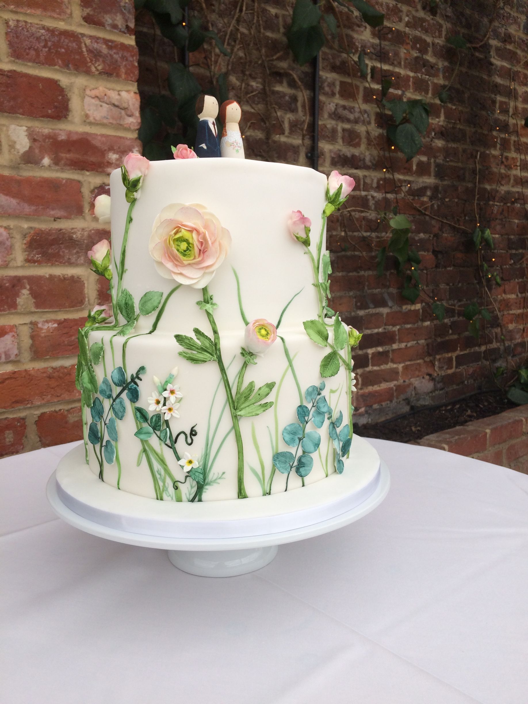painted flowers wedding cake
