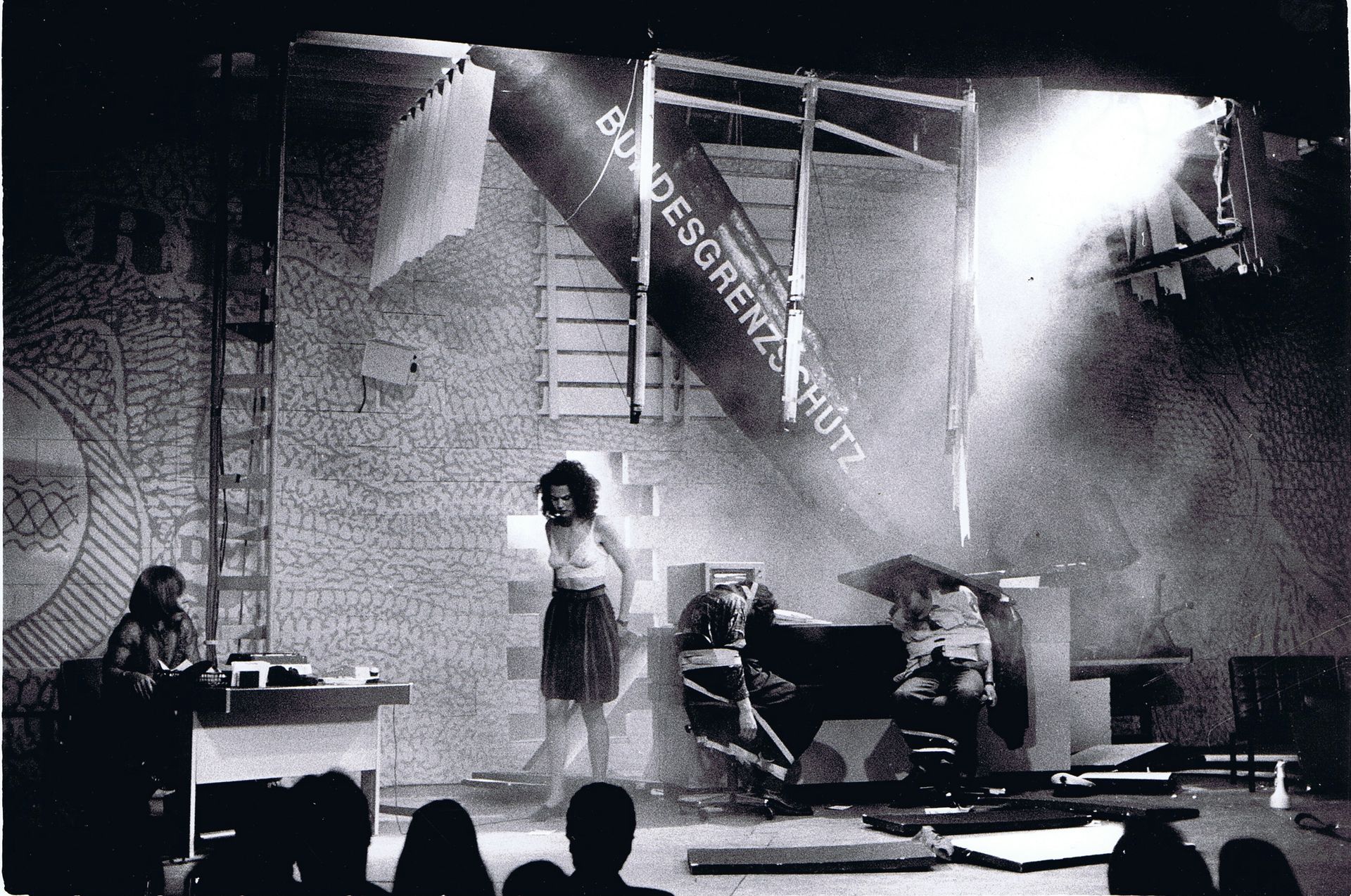 Bäng Bäng, Fliegende Bauten KAMPNAGEL 1988. Sebastiano Toma, Foto ©Roland Fischer