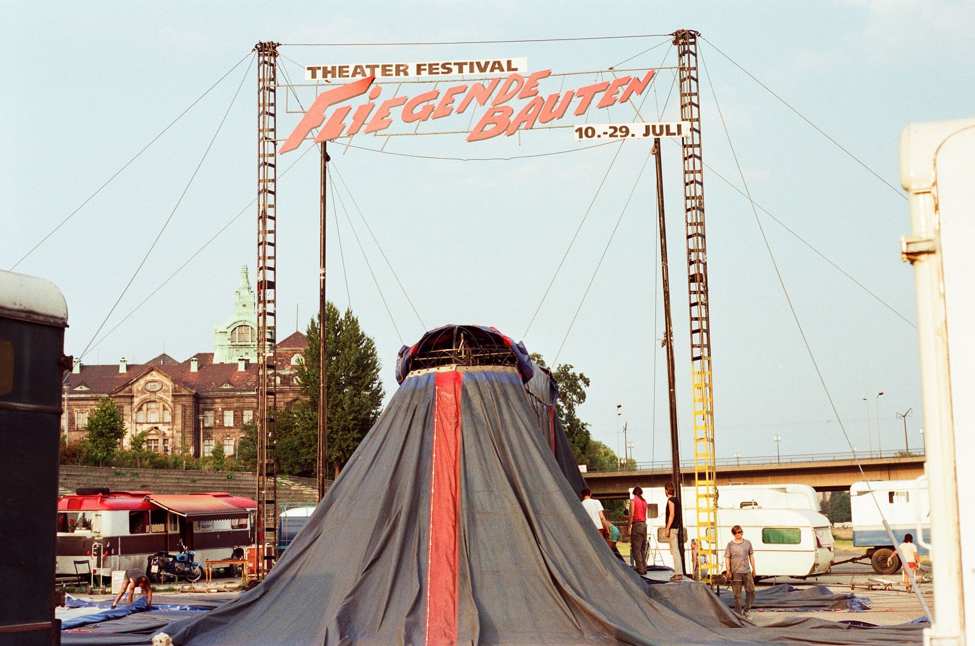 Sebastiano Toma-Fliegende Bauten-Dresden 1990