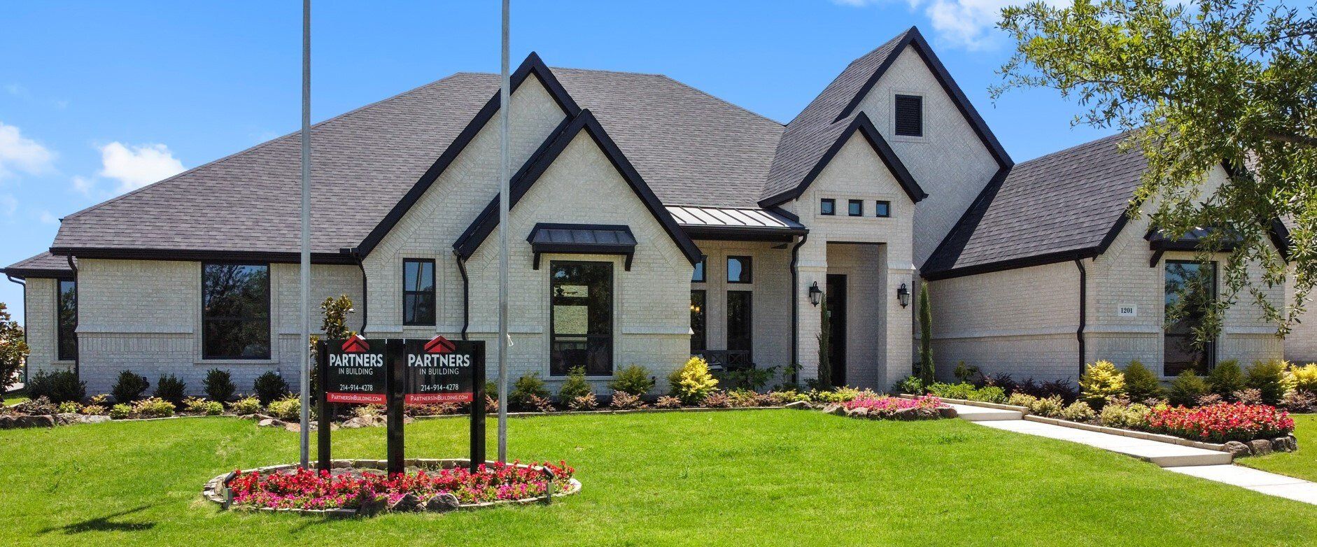 Paul Taylor Homes Neighborhood Entrance | Devonshire Living | Forney, TX 75126