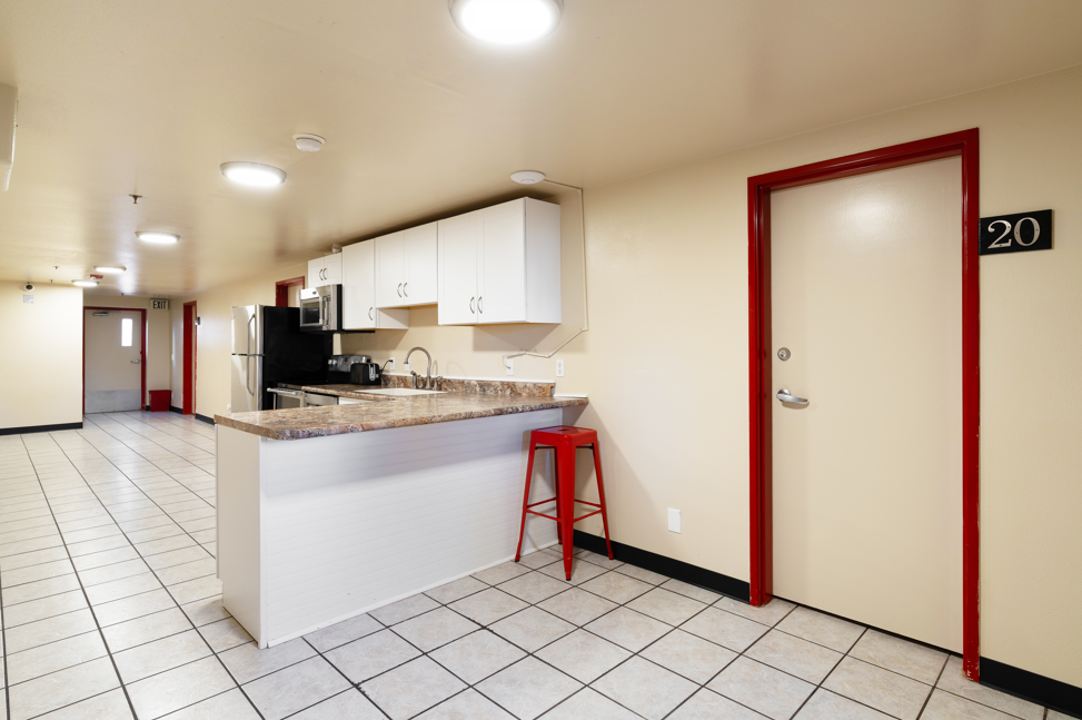 Dixie Cove student housing in St. George offers Utah Tech off-campus housing with spacious private and shared bedrooms. Features in-unit laundry, a pool, hot tub, and social common areas. Ideal off-campus housing in St. George for students