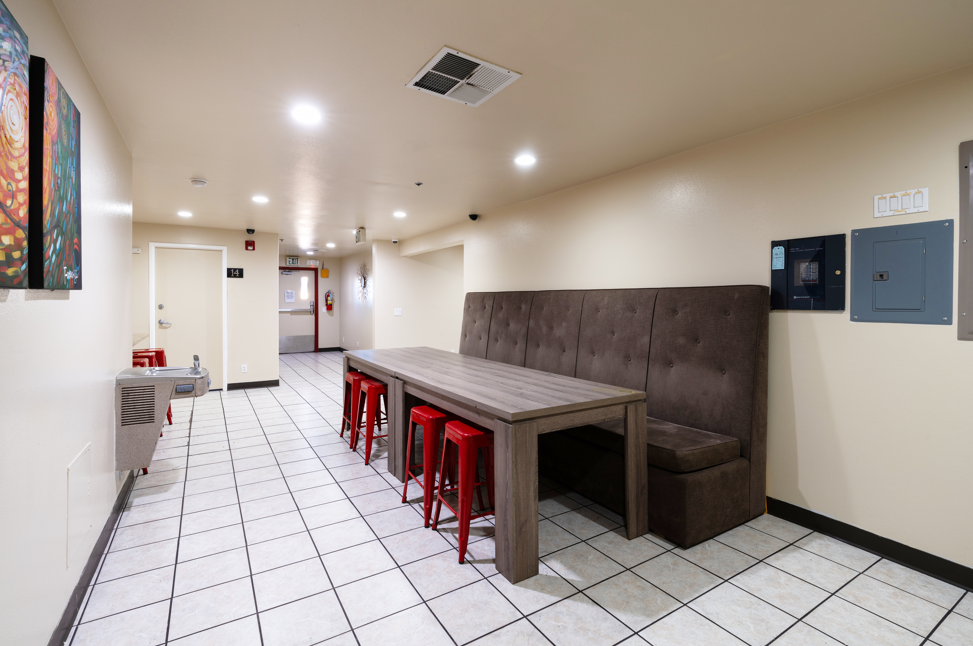 Dixie Cove student housing in St. George offers Utah Tech off-campus housing with spacious private and shared bedrooms. Features in-unit laundry, a pool, hot tub, and social common areas. Ideal off-campus housing in St. George for students
