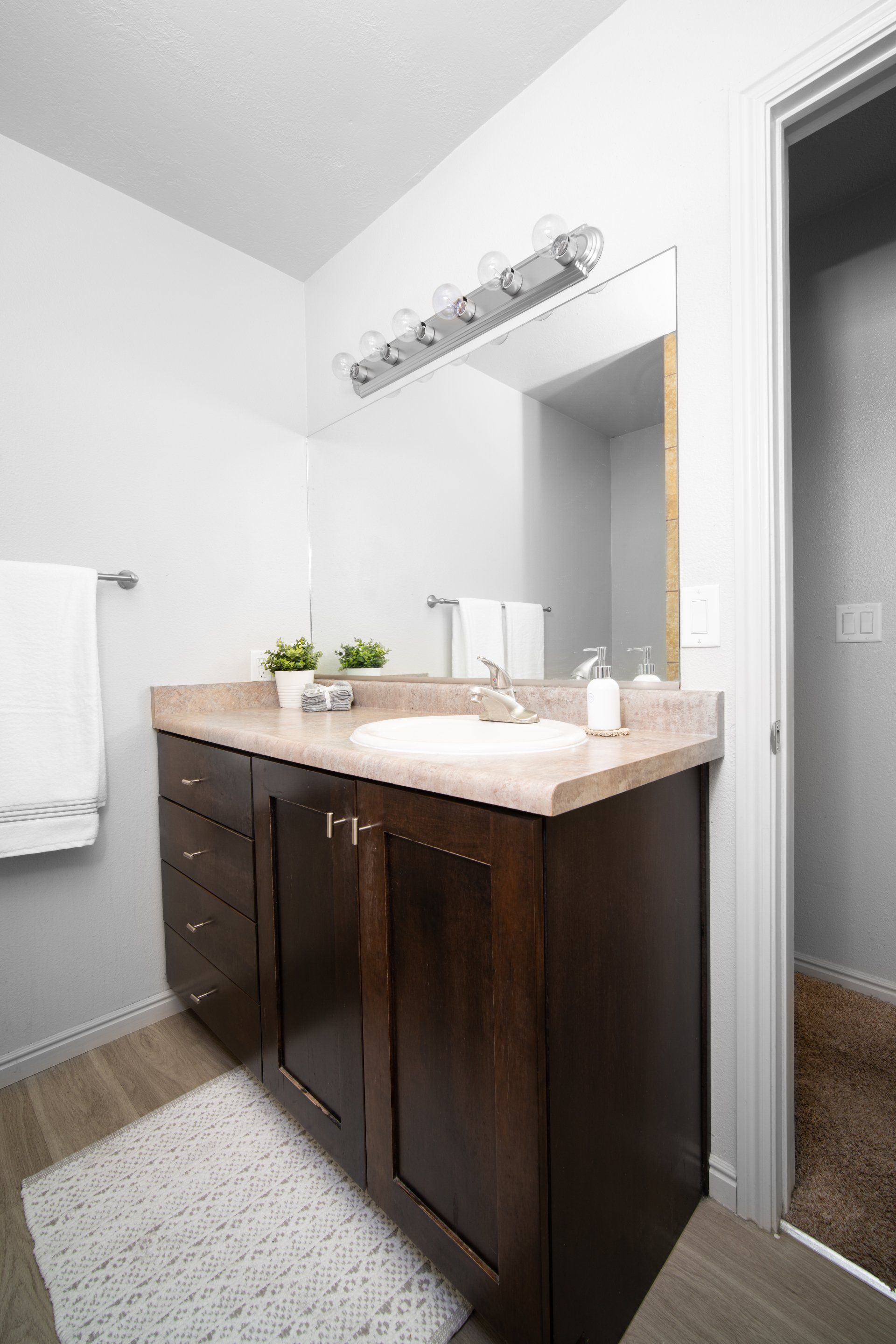 7th & University Apartments. Student housing near Utah Tech. Furnished Student housing. In-unit laundry and fully furnished bedrooms. Resort-style pool and lounge deck. Spacious common areas and study rooms