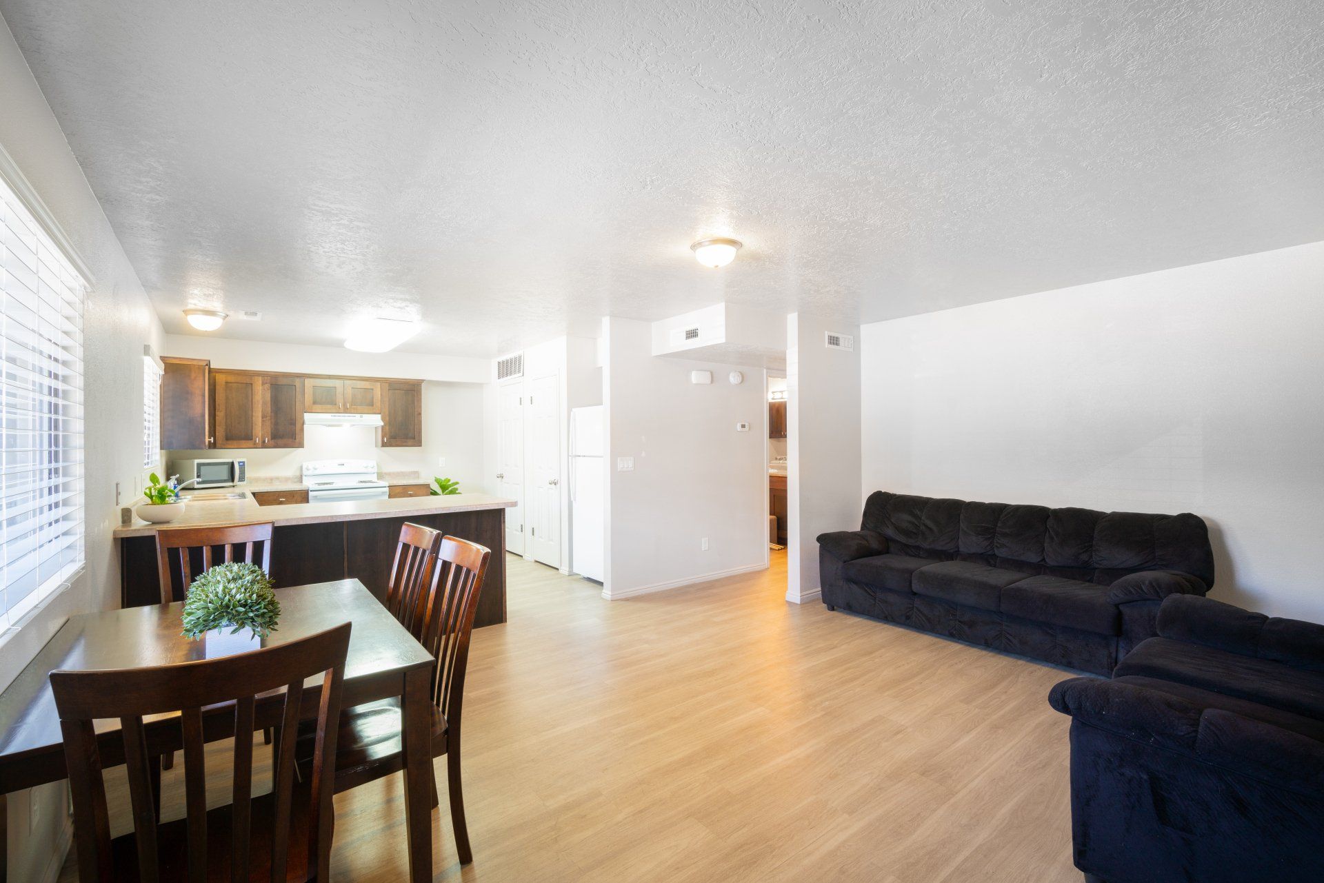 7th & University Apartments. Student housing near Utah Tech. Furnished Student housing. In-unit laundry and fully furnished bedrooms. Resort-style pool and lounge deck. Spacious common areas and study rooms