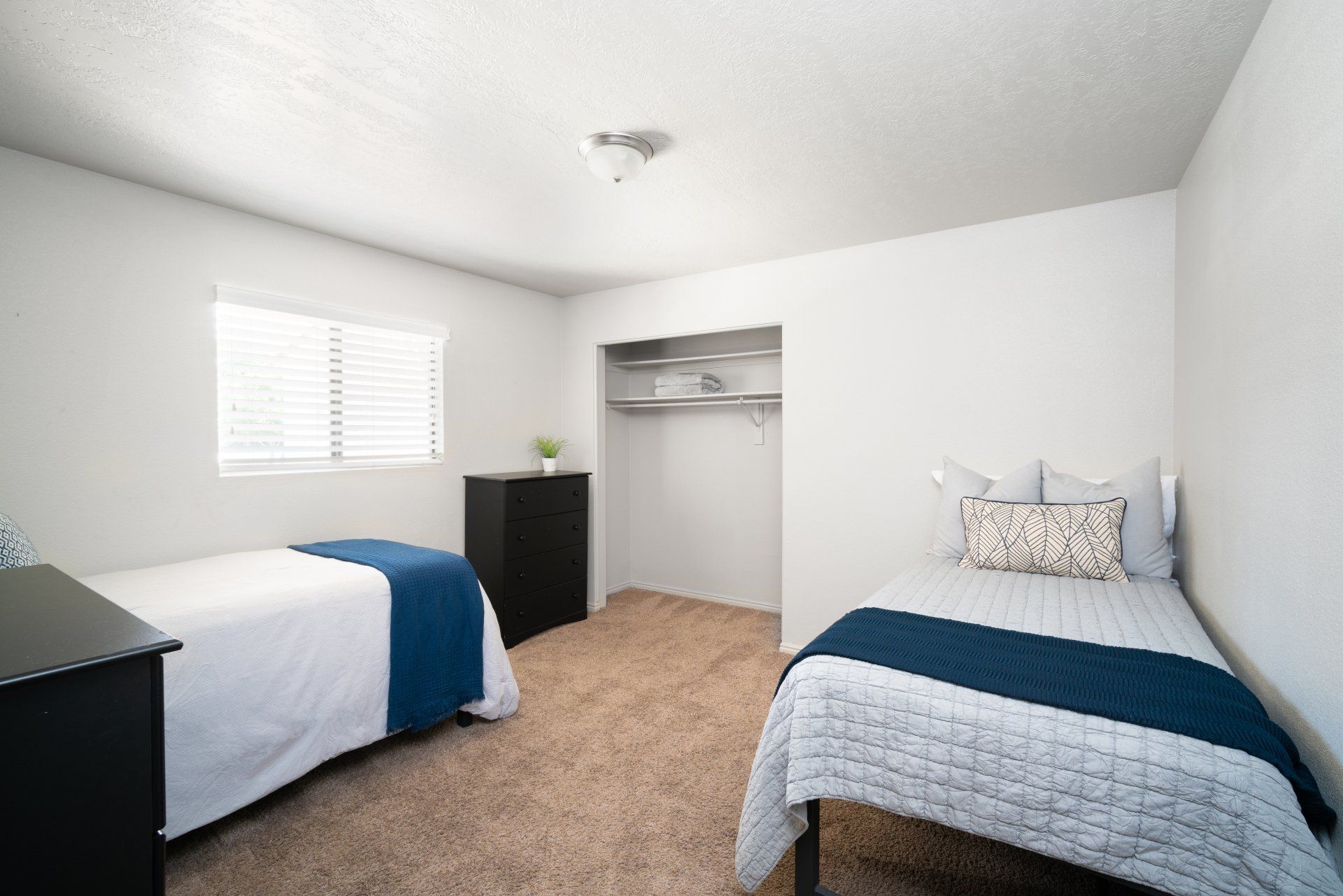 7th Apartments offers student housing a block from Utah Tech. Enjoy fully furnished units with large kitchens, spacious living, and nearby dining.