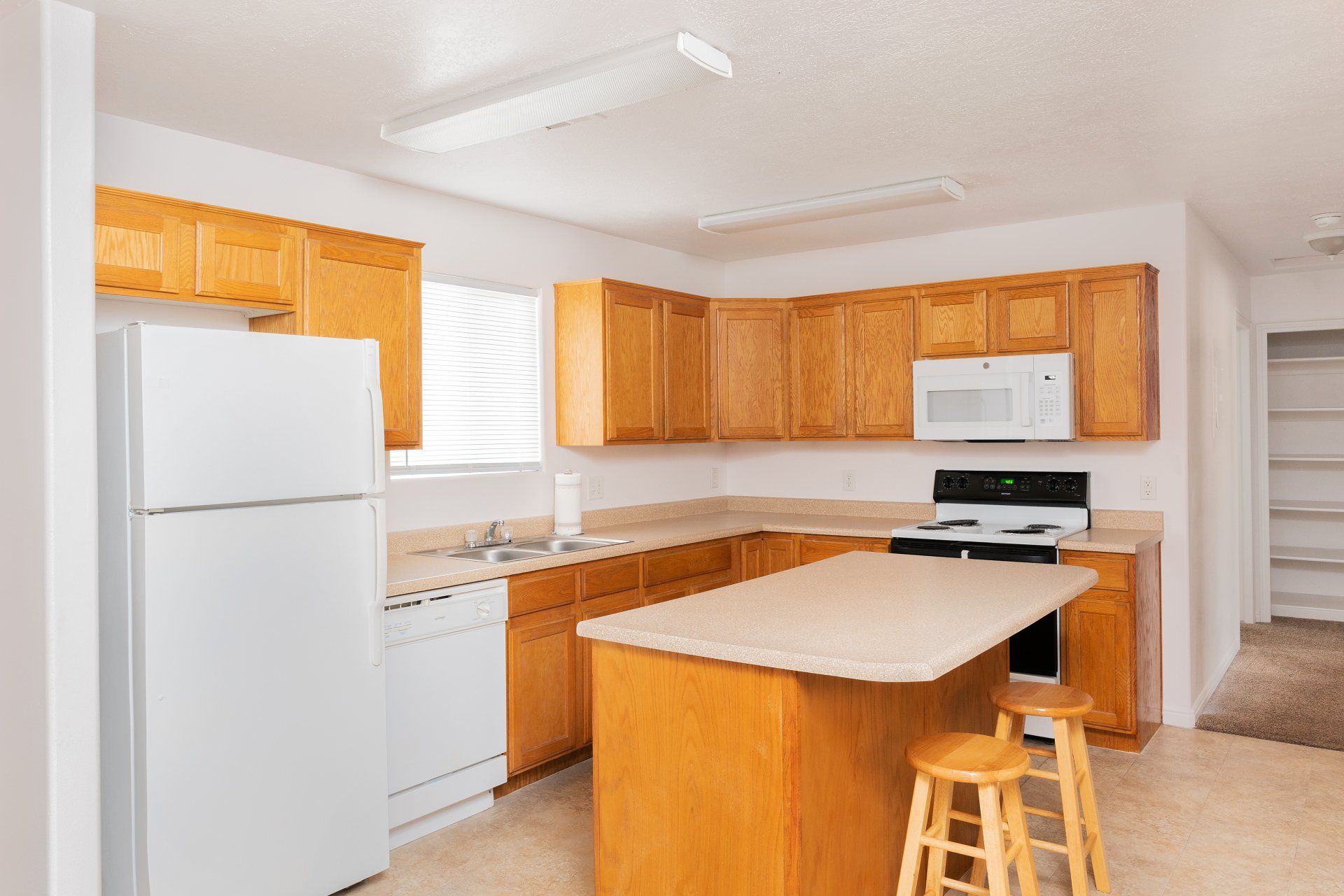 Dixie Red Sands offers furnished student housing near Utah Tech with two locations. Enjoy private, affordable rooms, a pool, hot tub, and easy campus access.