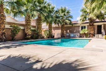 Dixie Cove student housing in St. George offers Utah Tech off-campus housing with spacious private and shared bedrooms. Features in-unit laundry, a pool, hot tub, and social common areas. Ideal off-campus housing in St. George for students