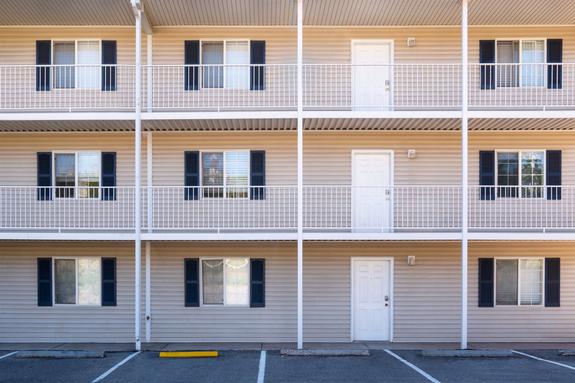 Seasons Apartments offers furnished private and shared student housing near SUU. Features large bedrooms, in-unit laundry, and a prime location just a short distance from Southern Utah University