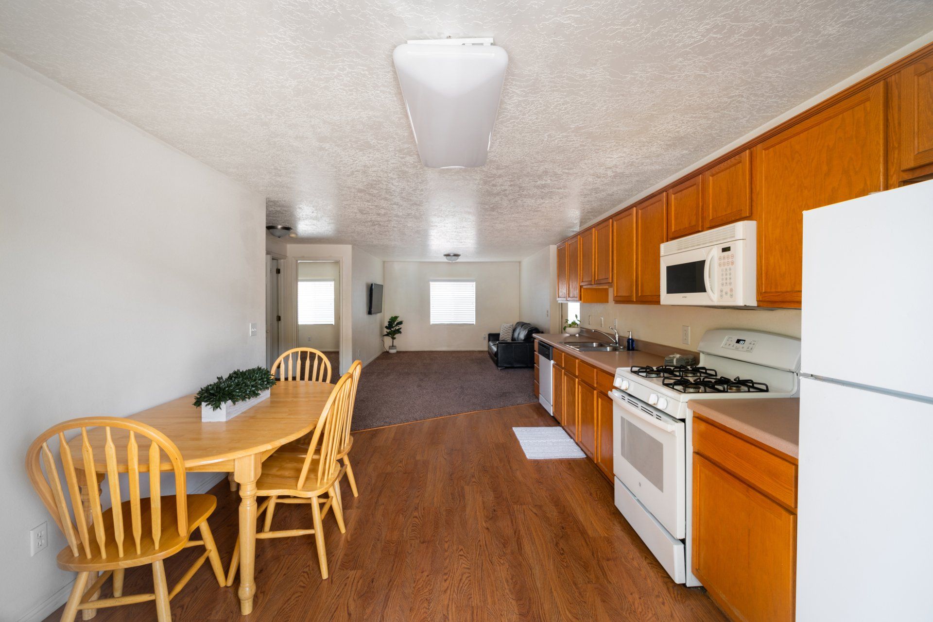 Seasons Apartments offers furnished private and shared student housing near SUU. Features large bedrooms, in-unit laundry, and a prime location just a short distance from Southern Utah University