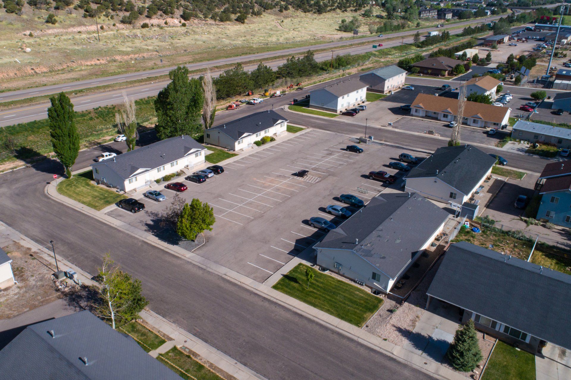 Seasons Apartments offers furnished private and shared student housing near SUU. Features large bedrooms, in-unit laundry, and a prime location just a short distance from Southern Utah University