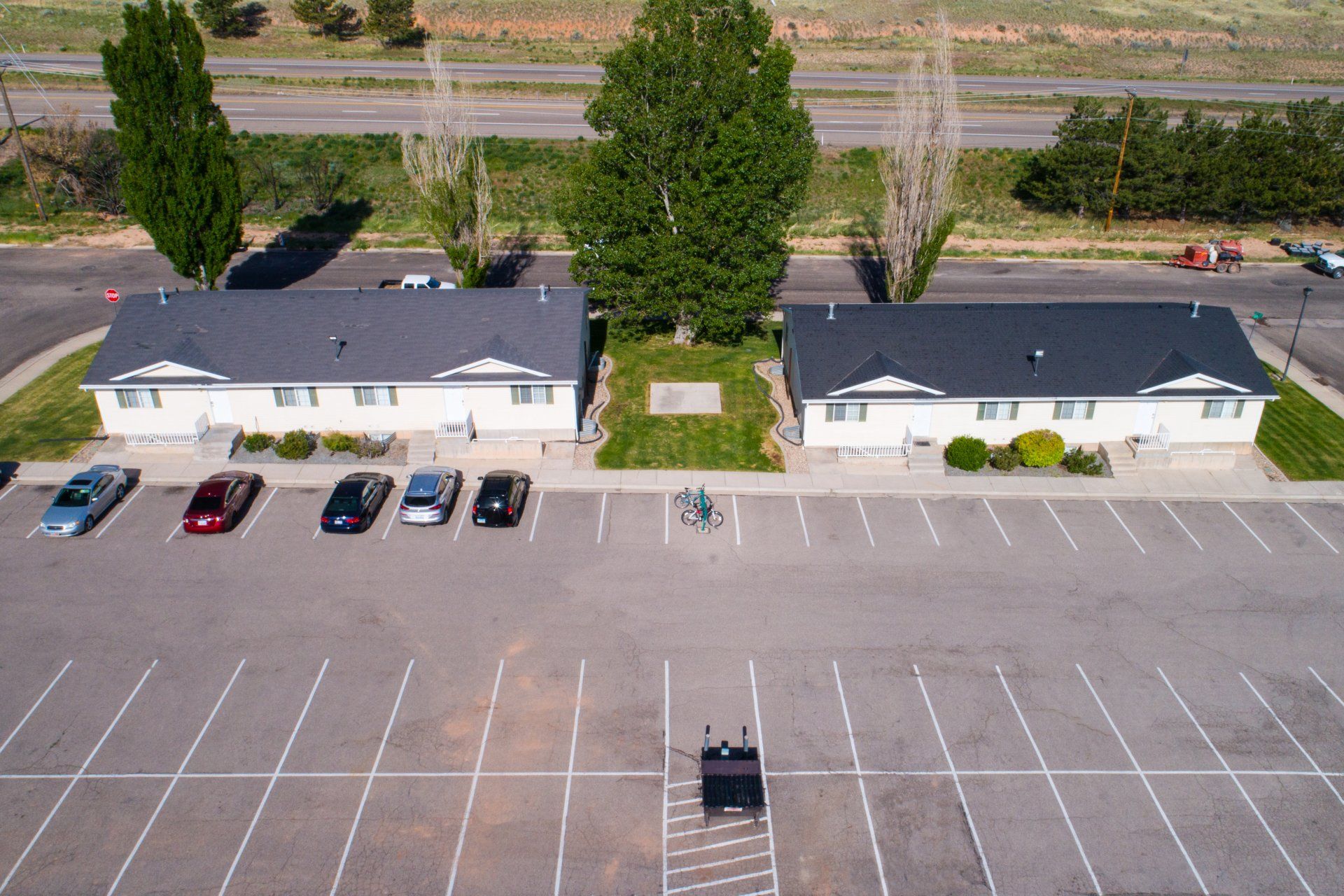 Seasons Apartments offers furnished private and shared student housing near SUU. Features large bedrooms, in-unit laundry, and a prime location just a short distance from Southern Utah University