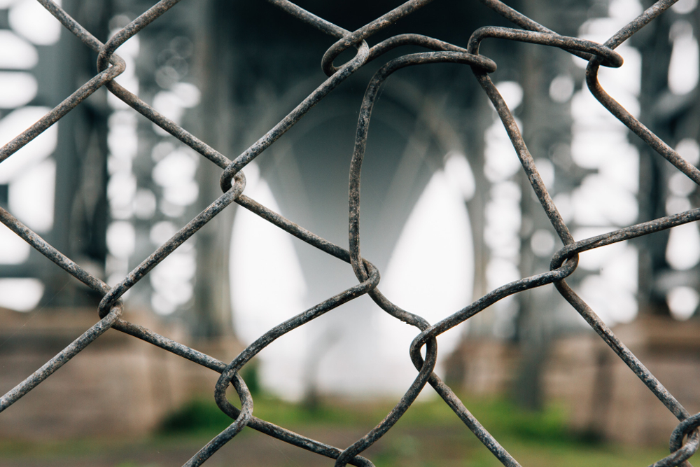 How To Tighten A Loose Chain Link Fence