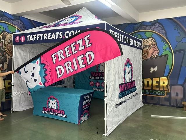 Trade show booth for Taffy Treats with pink 