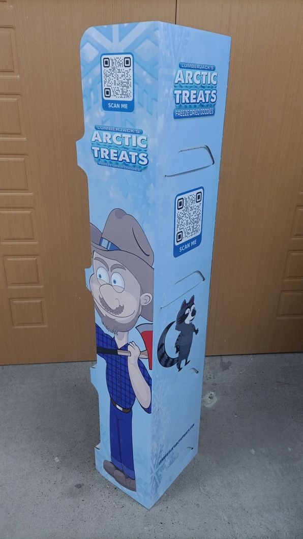 A blue box that says arctic treats on it