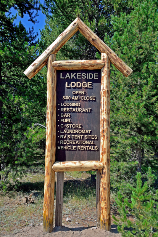 Lakeside Lodge wooden sign
