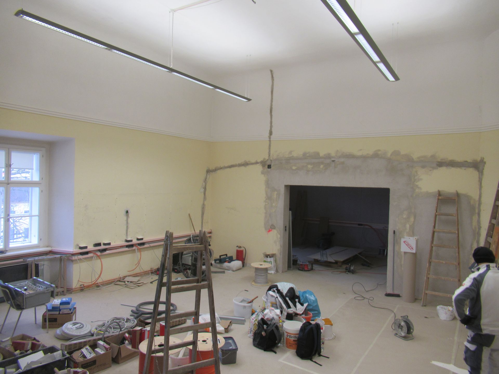 ein Raum, der gerade renoviert wird