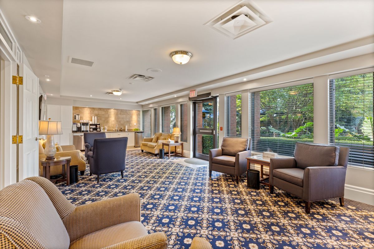 Guelph Line Chapel | Smith's Funeral Homes