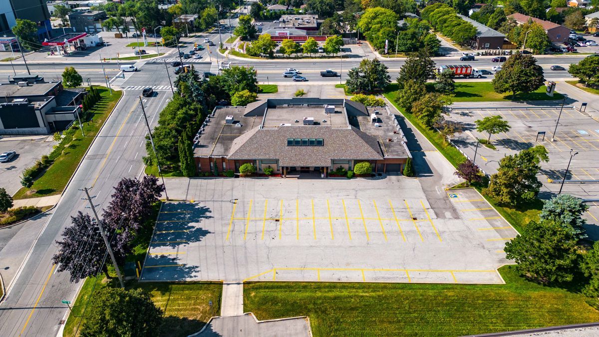 Guelph Line Chapel | Smith's Funeral Homes