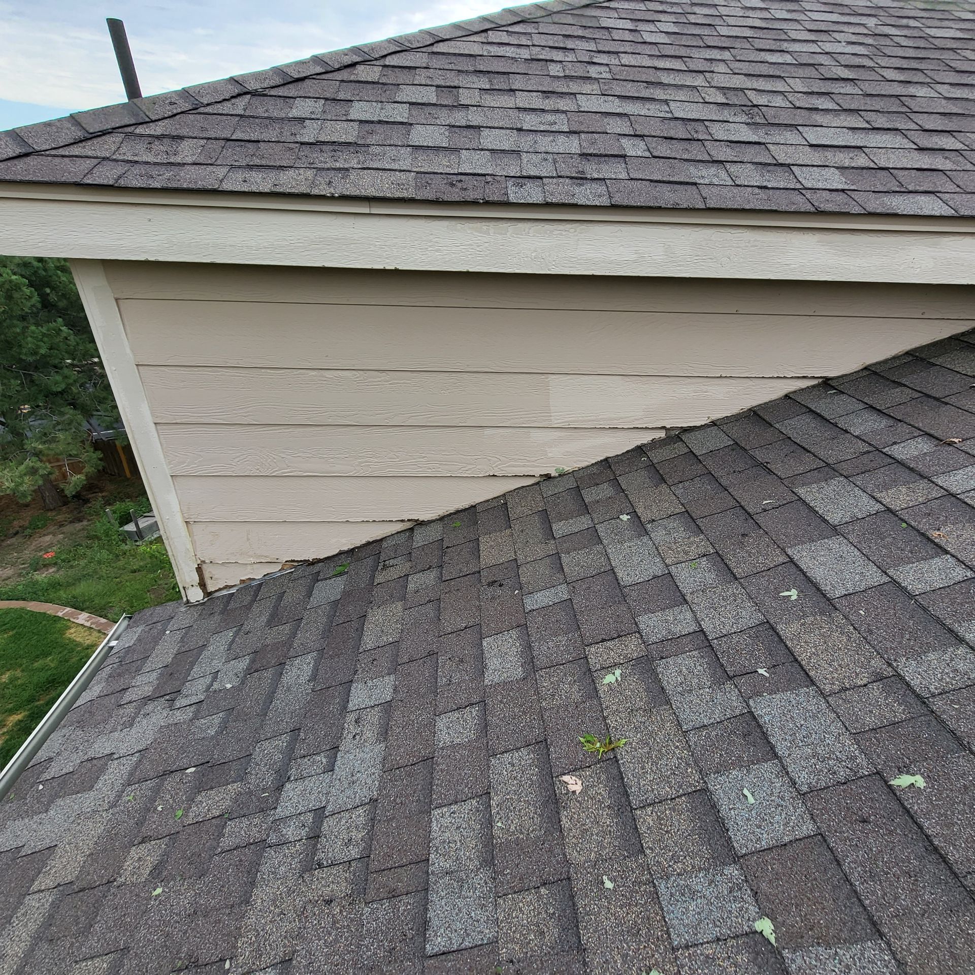 A Colorado Springs roof that is leaking and needs flashing installed