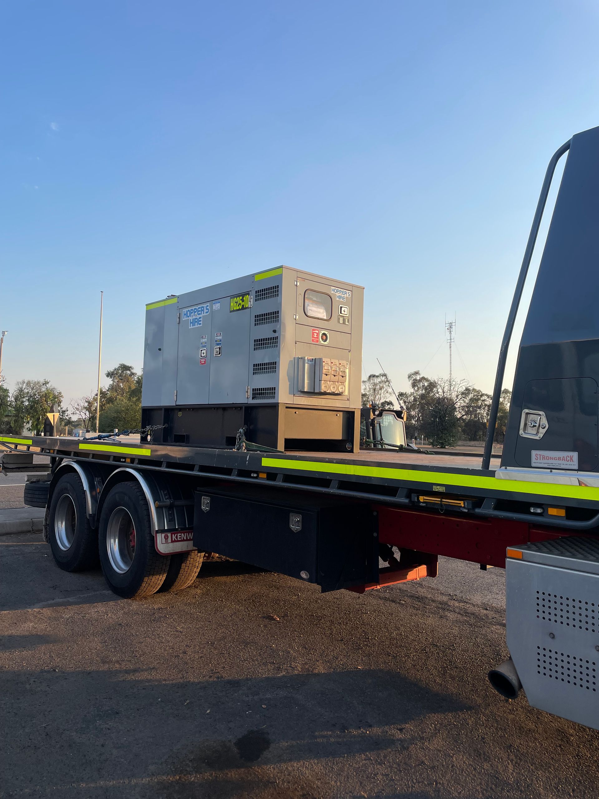 Solar-powered Mobile Light Tower — Hybrid Power Australia in Moranbah, QLD
