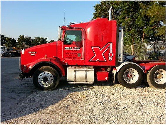 Maxim Tractor | Fort Lauderdale, FL | A Sign On Time