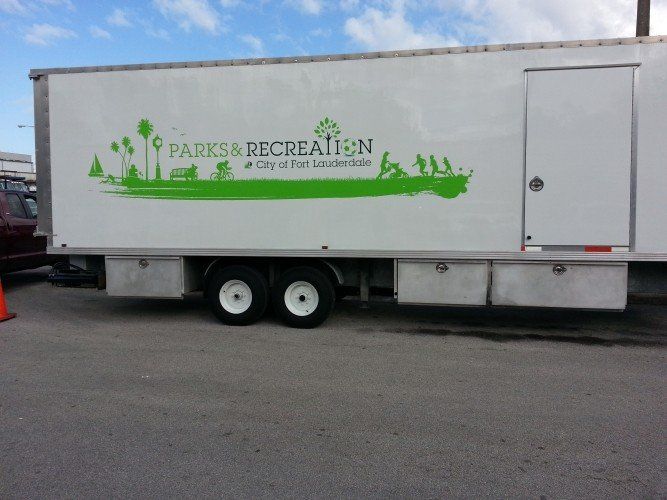 Stage Back | Fort Lauderdale, FL | A Sign On Time