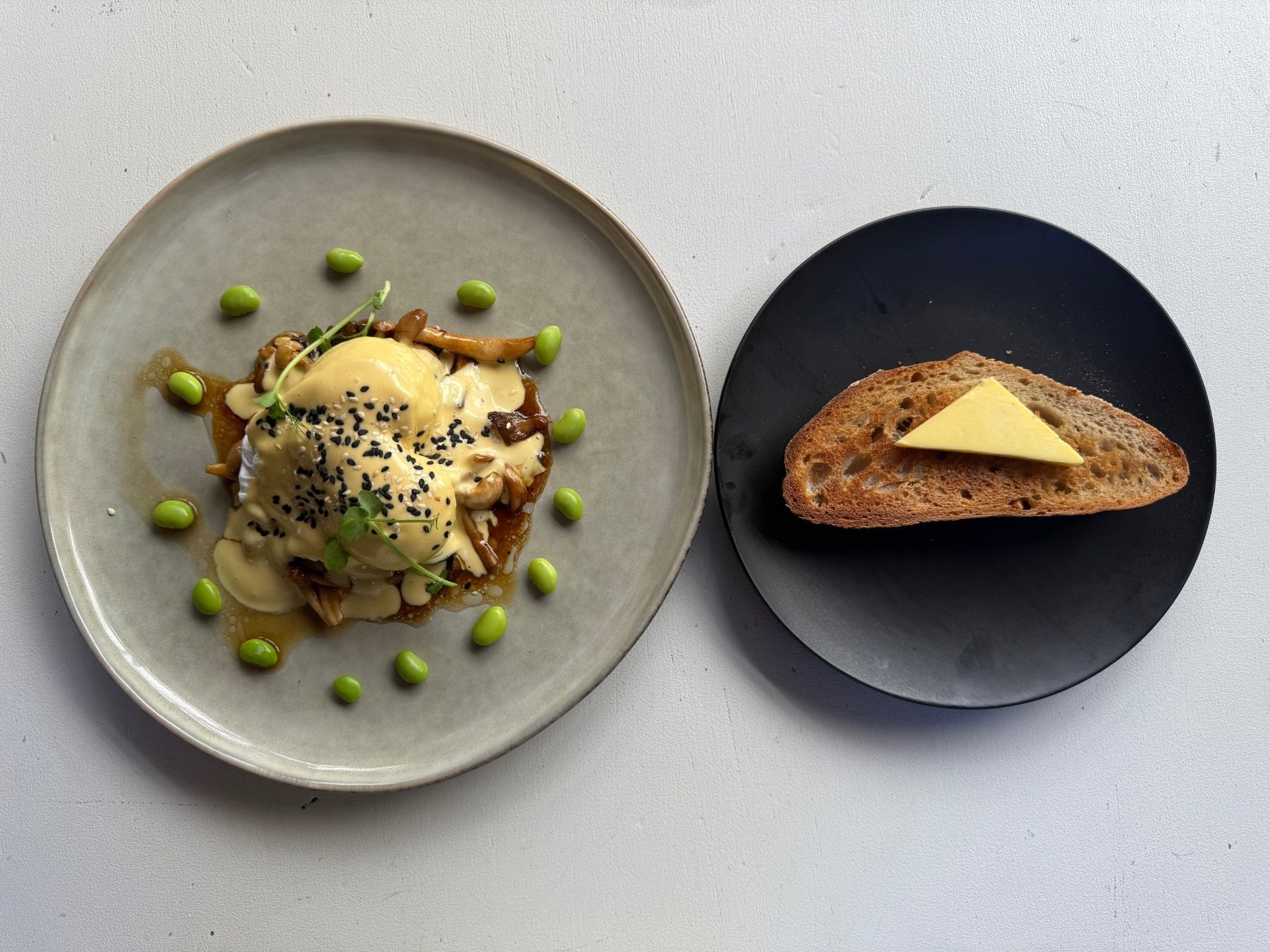 Four & Twenty Café eggs be oriental Benedict with sourdough
