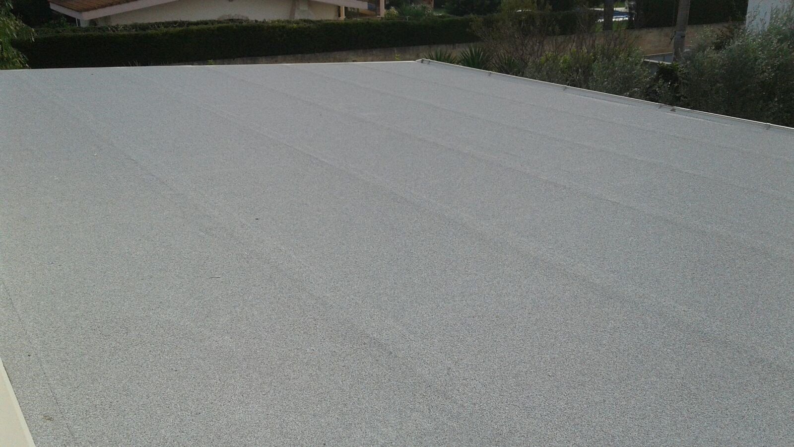 Tetto di copertura con ardesia di colore grigio chiaro