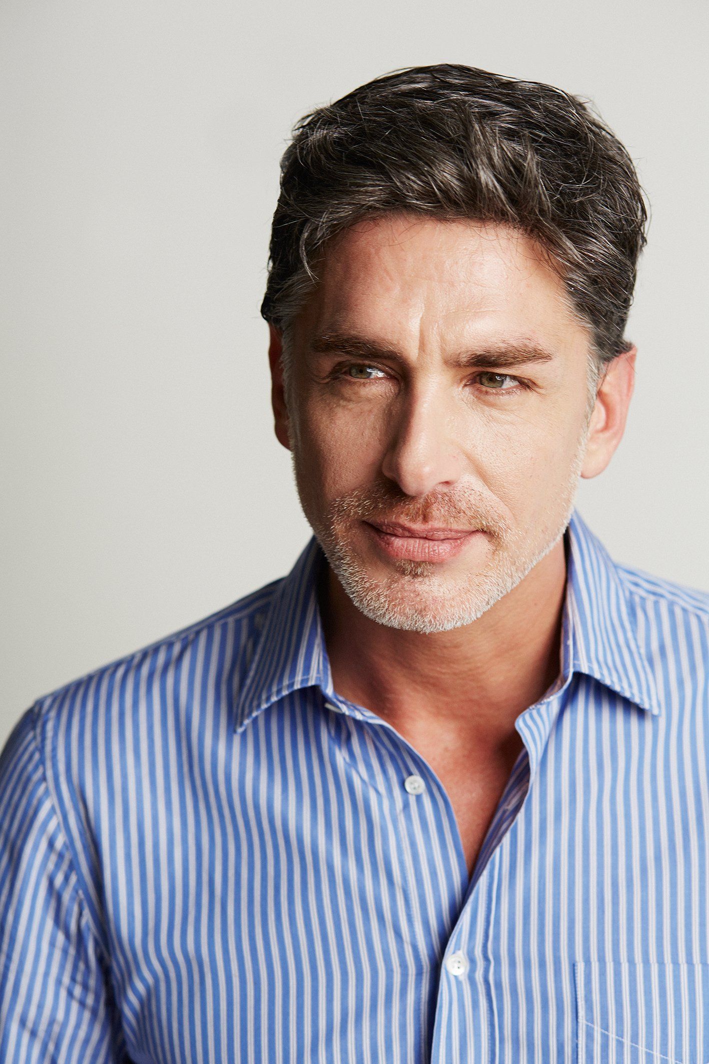 Herrenperücke kurz dunkel