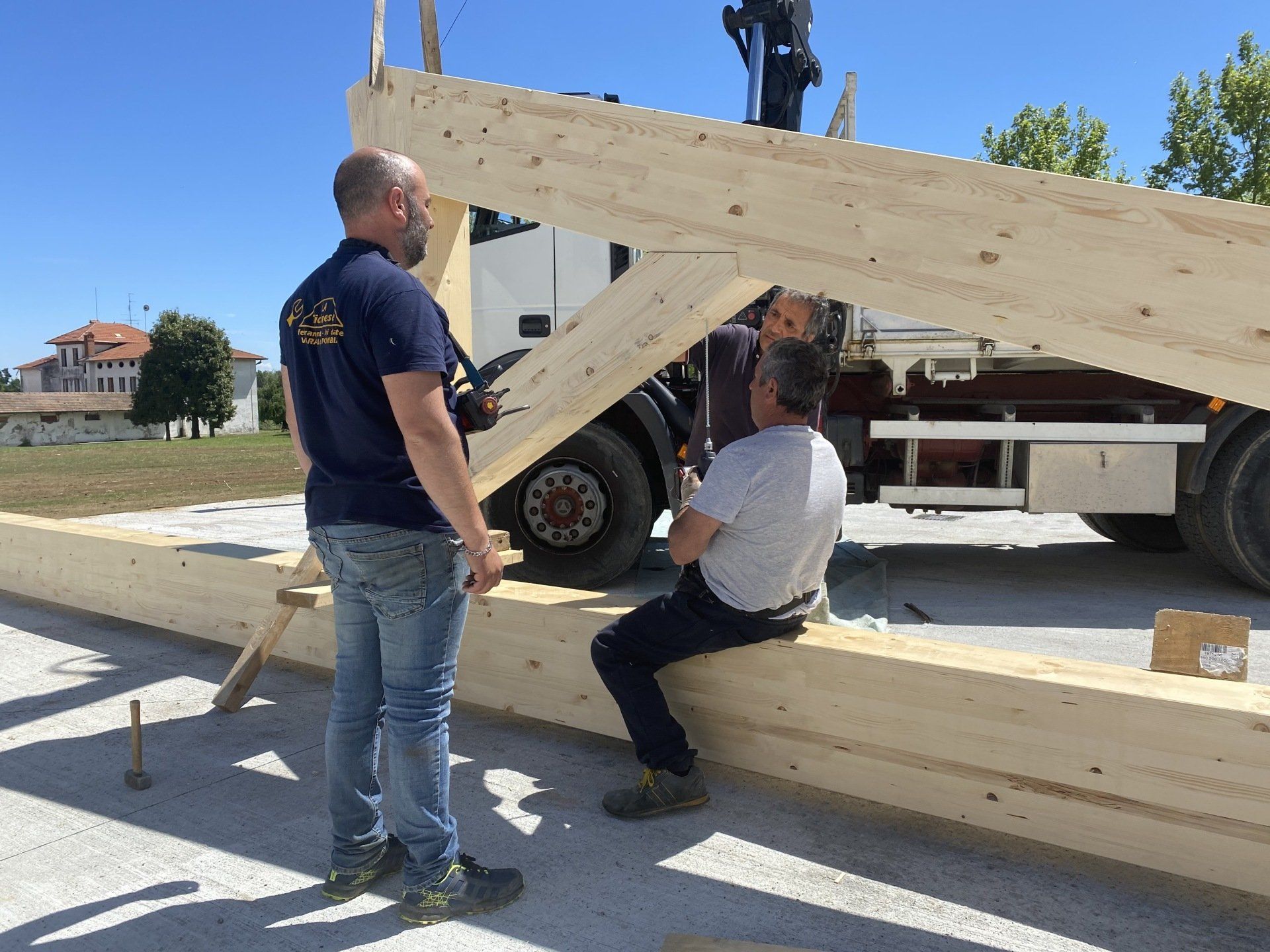 sollevamento capriate in legno