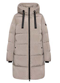 Beigefarbener, langer Daunenmantel mit schwarzem Reißverschluss und Kapuze.