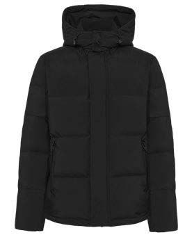 Schwarze Steppjacke mit Kapuze.