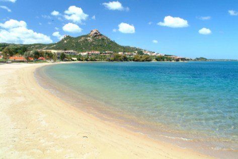 Blick auf Strand und Meer
