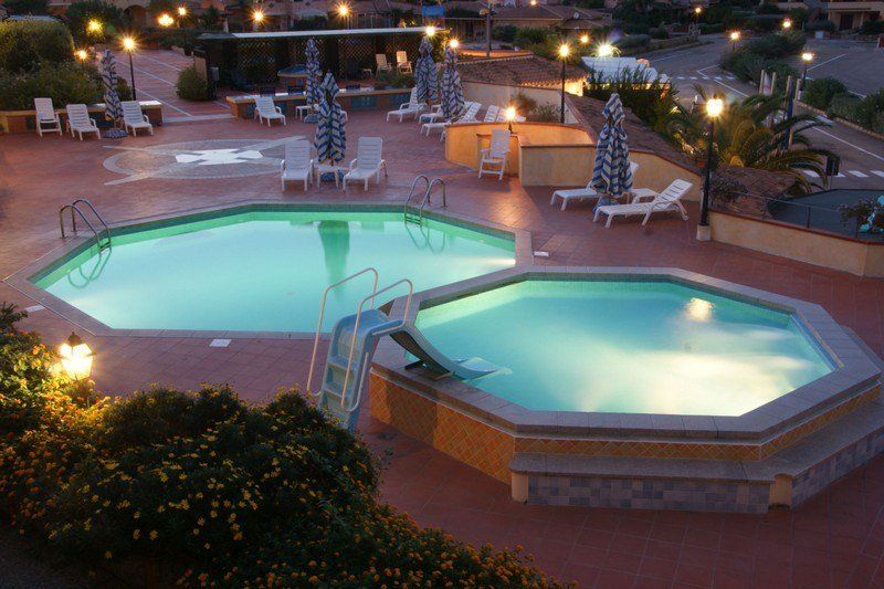 piscine per adulti e bambini