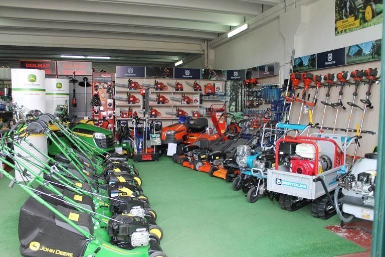 Offerta completa di macchine agricole