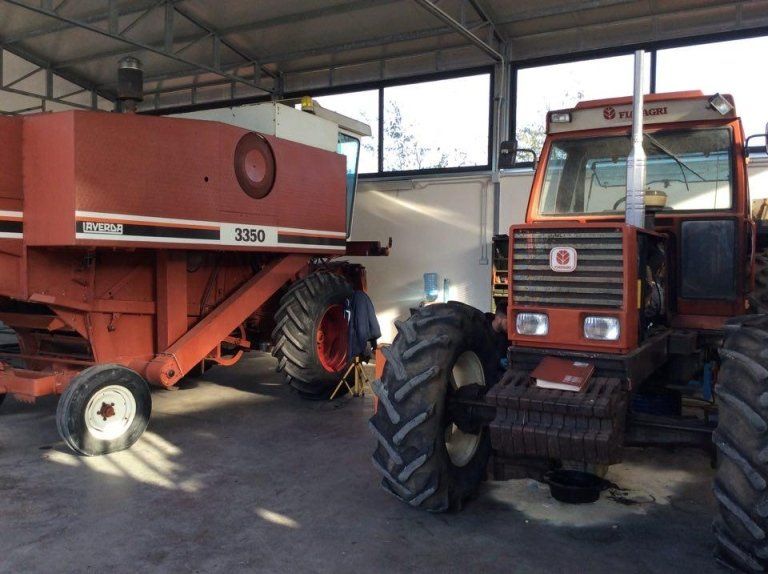 trebbiatrice e trattore