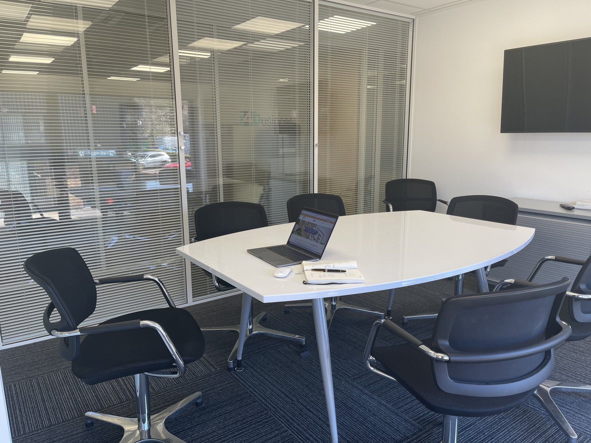 Meeting room to hire in Farnham team meeting