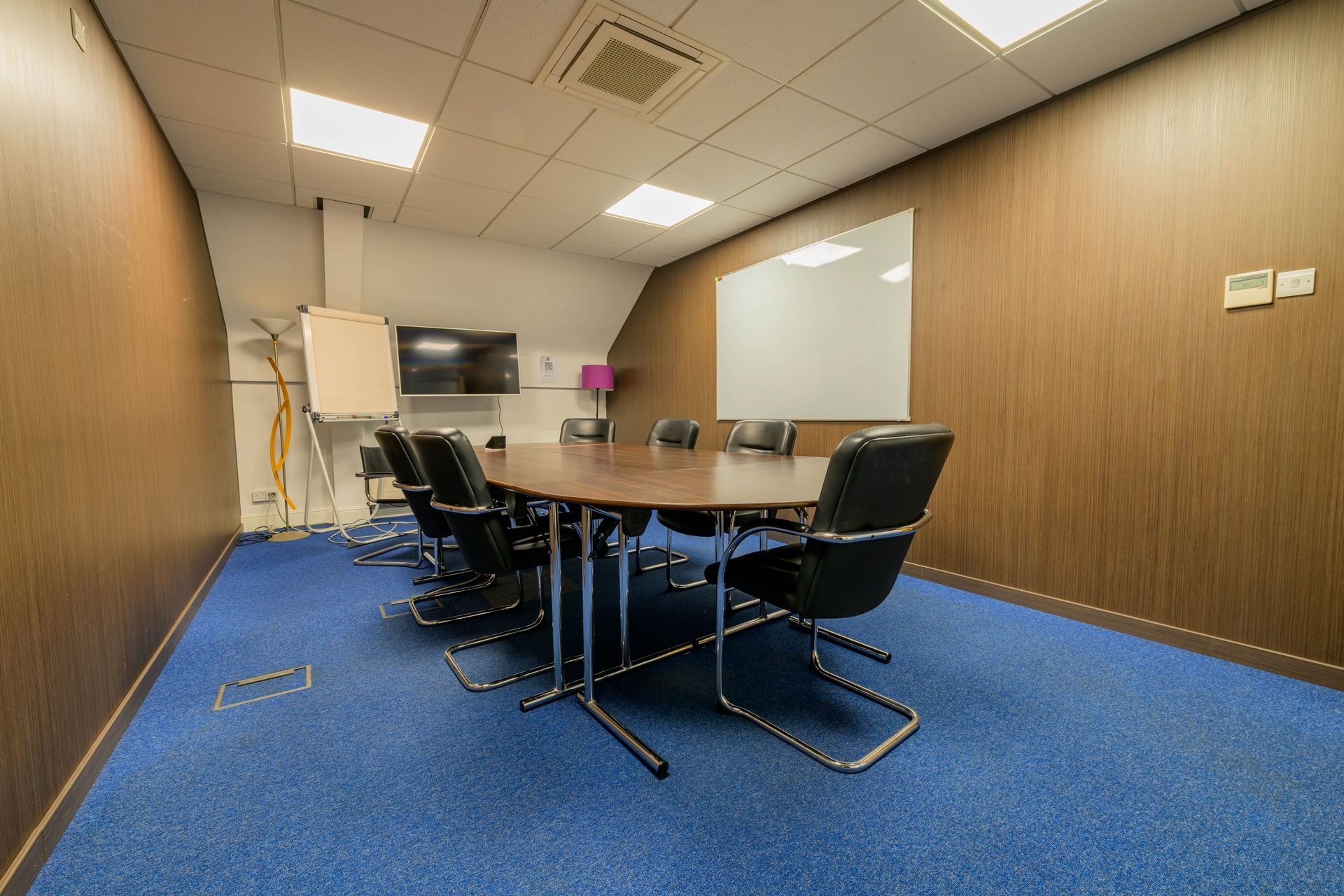 Offices with Meeting Room in Farnham