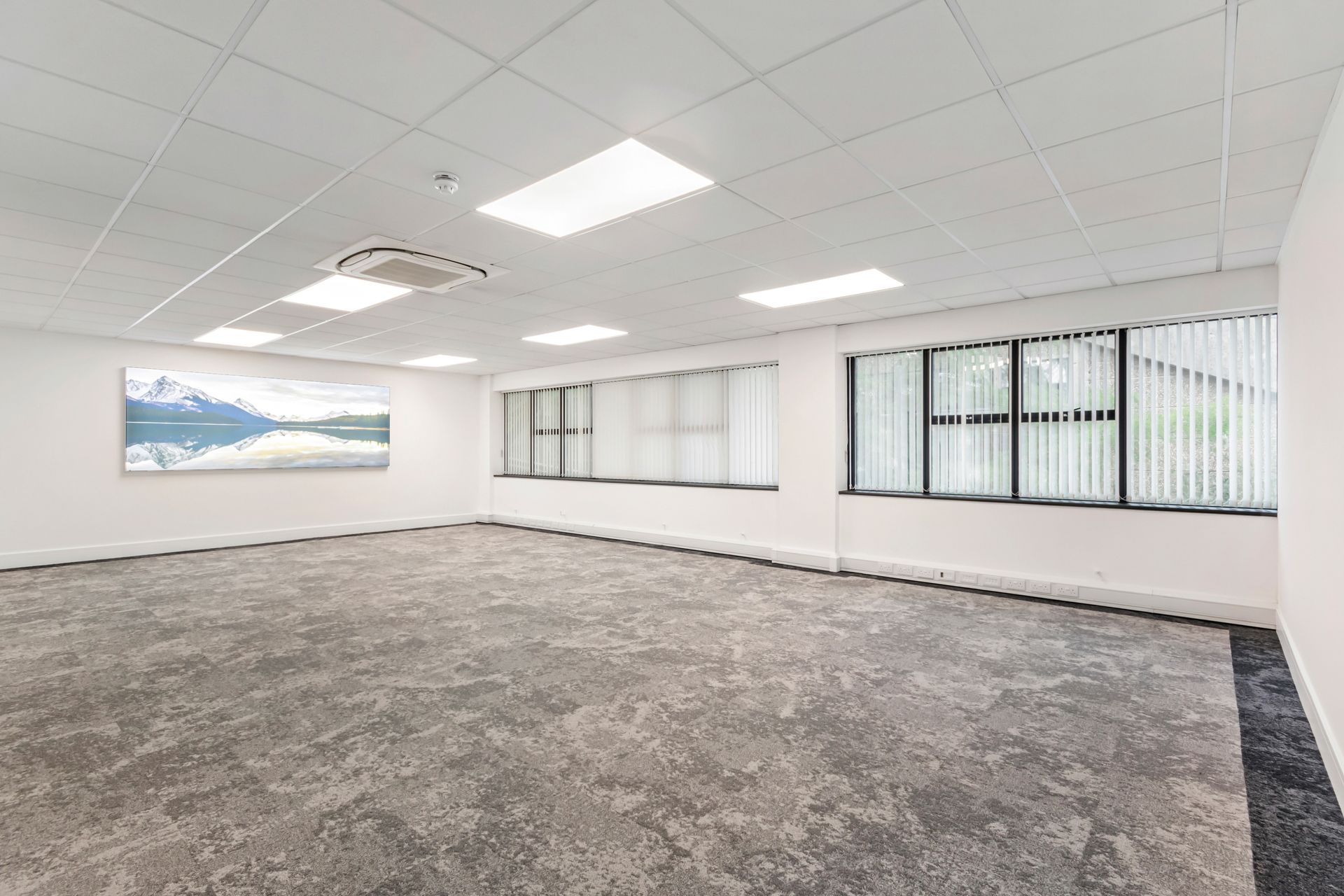 Offices for rent in Farnham for 6-8 people