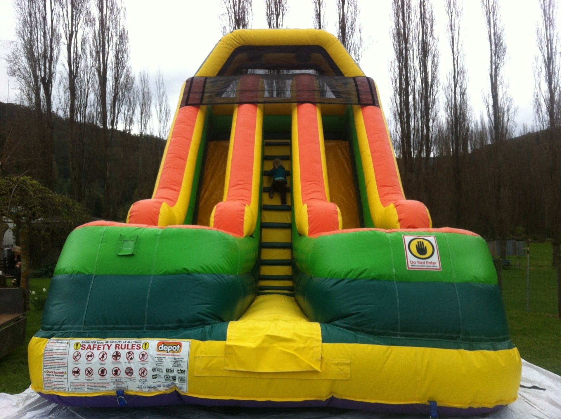 active amusements party hire, party equipment hire hobart ,slides hobart, slides for hire, inflatable slides hobart