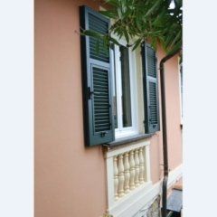 finestra con persiana in alluminio