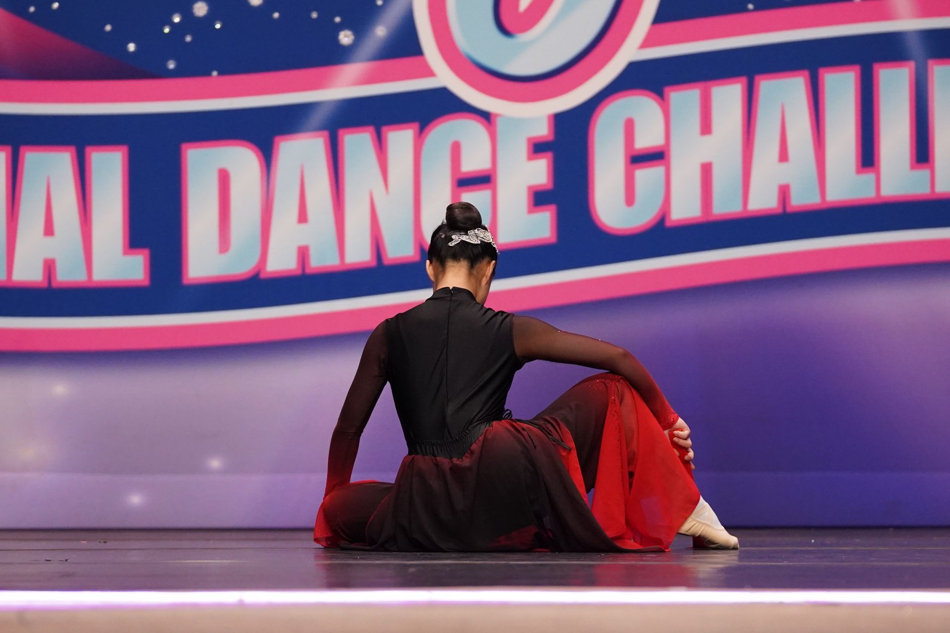 melody of the fan sitting fan down