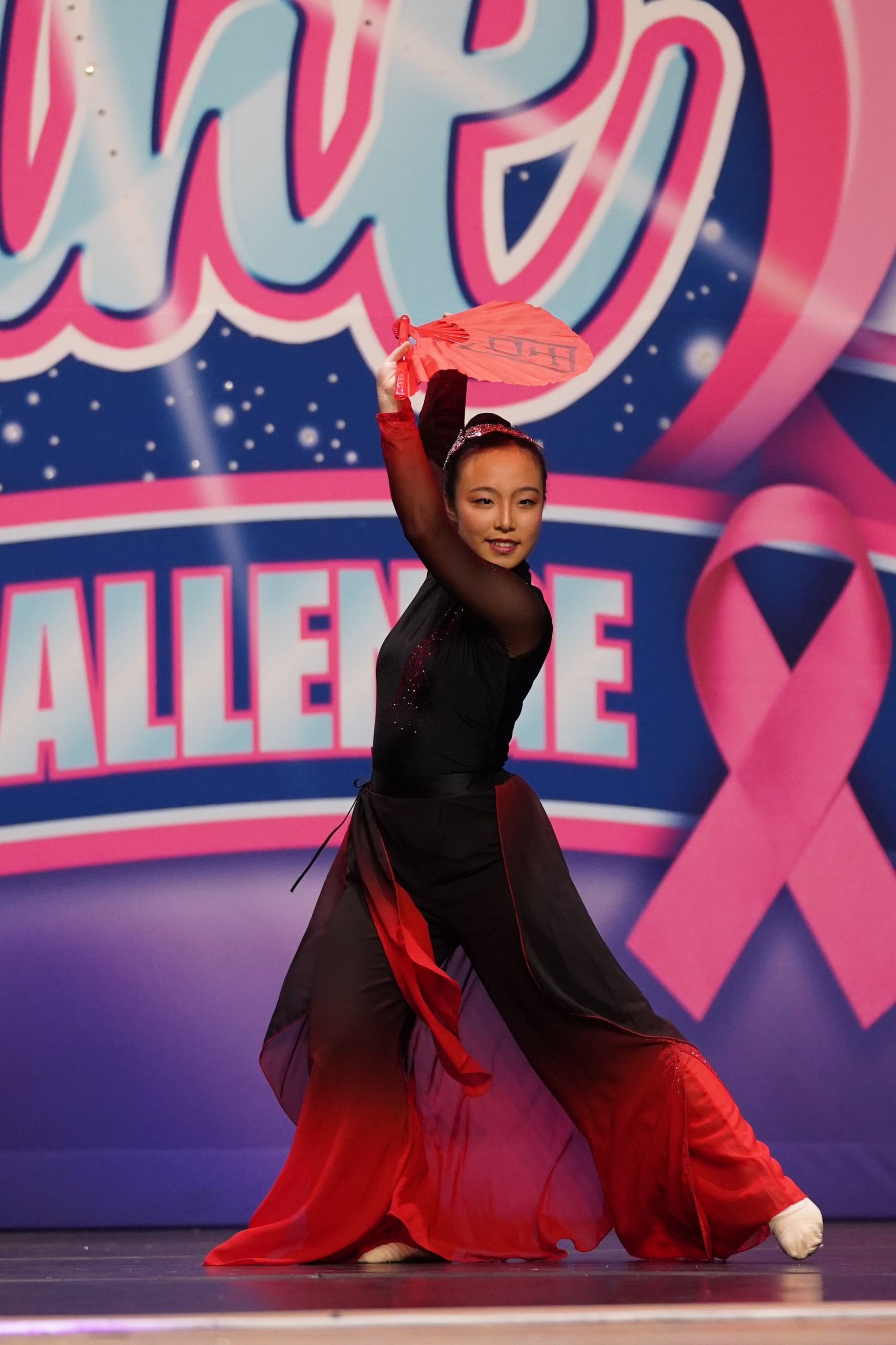 melody of the fan standing pose